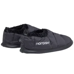 Daunenschuhe Nordisk Mos Down Slippers M (38-40), Black -Campingausrüstung black mos down slippers mit ultraweichem innenfutter widerstandfaehiges material blaue huettenschuhe nordisk logo 1000 2 26834
