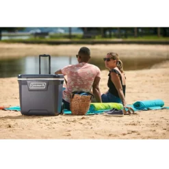 Camping-Kühlbox Coleman Cooler Xtreme 50QT Wheeled -Campingausrüstung coleman campingkuehlbox xtreme 50qt wheeled rollbare kuehlbox blau 1000 5 23576