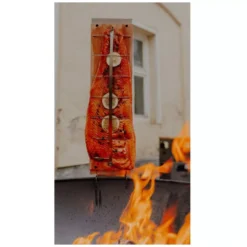 Höfats Flammlachsbrett -Campingausrüstung lachs ueber offenem feuer grill hoefats flammlachsbrett buche 1000 2 25137