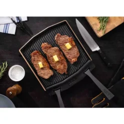 Ooni Doppelseitige Grillpfanne Aus Gusseisen -Campingausrüstung ooni pizzaofen zubehoer dual sided grizzler plate inklusive holz servierbrett 1000 3 25105