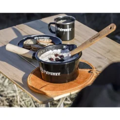 Petromax Emaille-Stieltopf, Schwarz, 1 Liter -Campingausrüstung petromax emaille geschirr outdoor kueche stieltopf 1000 6 26166